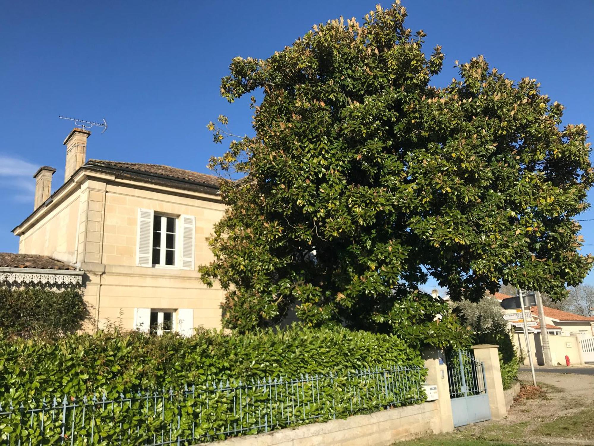 L'Entre Deux M Apartment Saint-Loubès Екстериор снимка